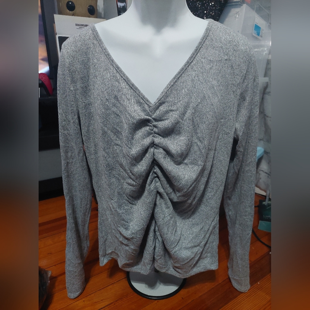 Forever 21 plus 3x ruched v-neck top